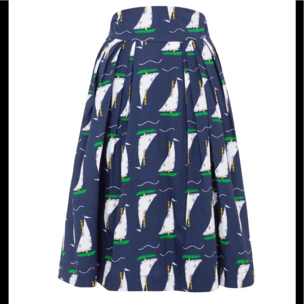 Reposhing! Beautiful sailboat skirt